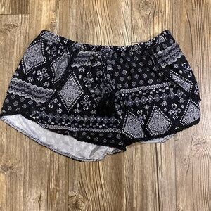 Cozy shorts brand Hot kiss size womens Medium.